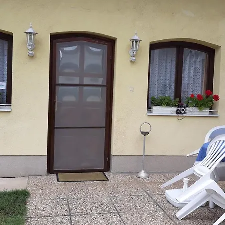 アパート Horvath Apartaman *