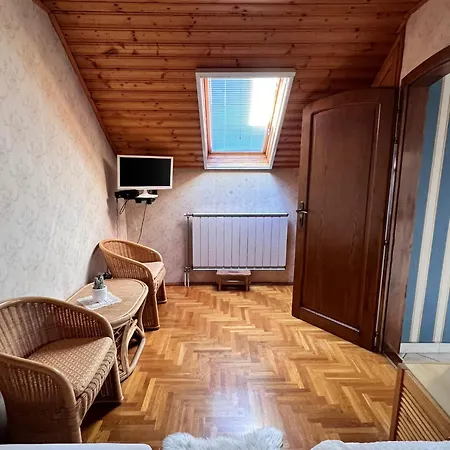 Horvath Apartaman アパート *