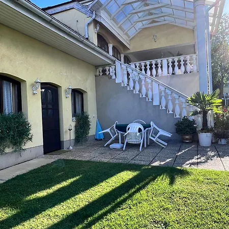 Horvath Apartaman アパート ヘーヴィーズ