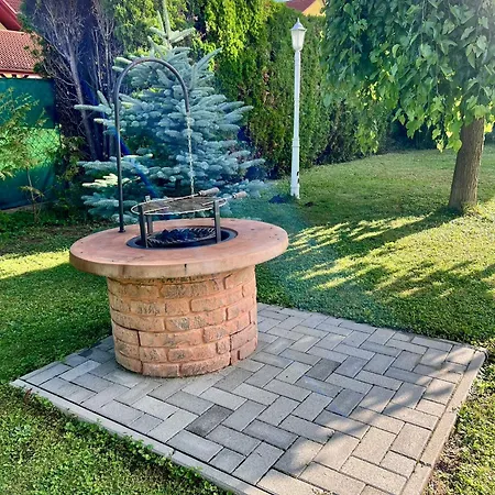Horvath Apartaman 公寓 Hévíz